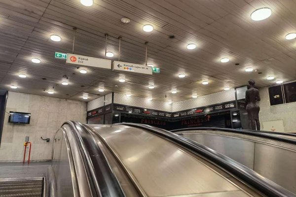 Kossuth tér metro station